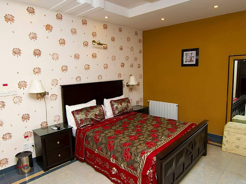 Queen Bedroom