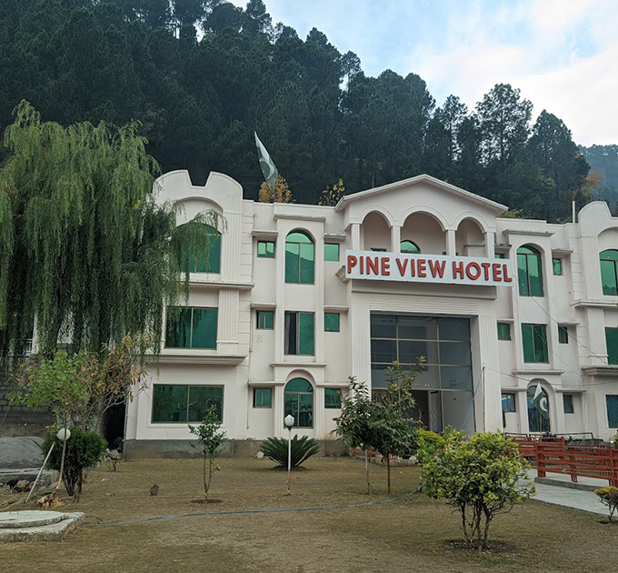 Hotel Pine View & Dera Inn Restaurant, Balakot