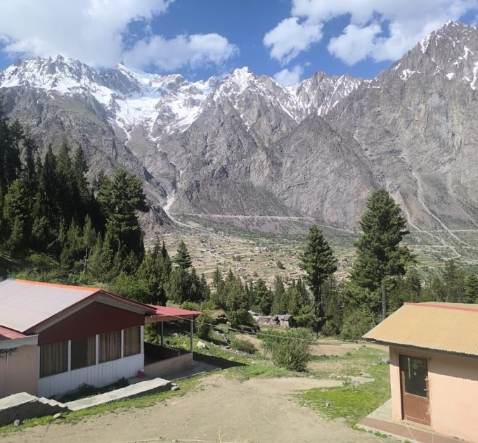 Flying Birds Resort (Naltar Valley)