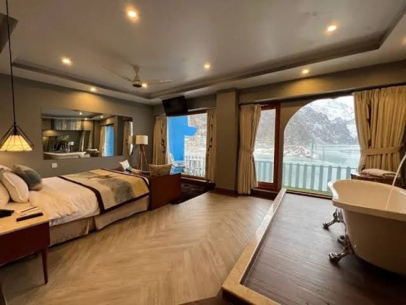 Deluxe Lake View Room