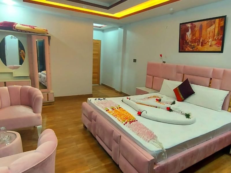 Honeymoon Room